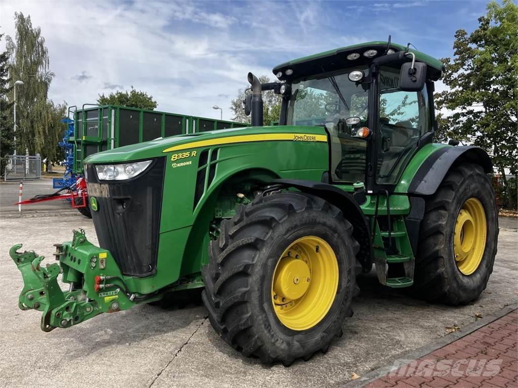 John Deere 8335R Traktoriai