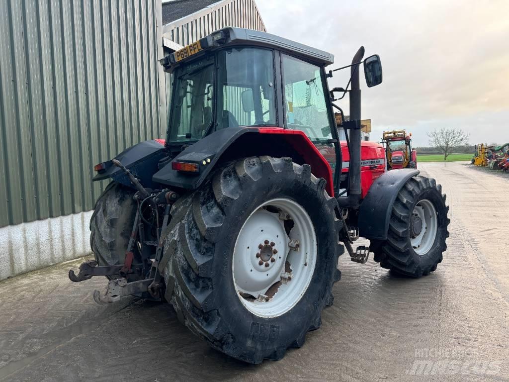 Massey Ferguson 8130 Traktoriai