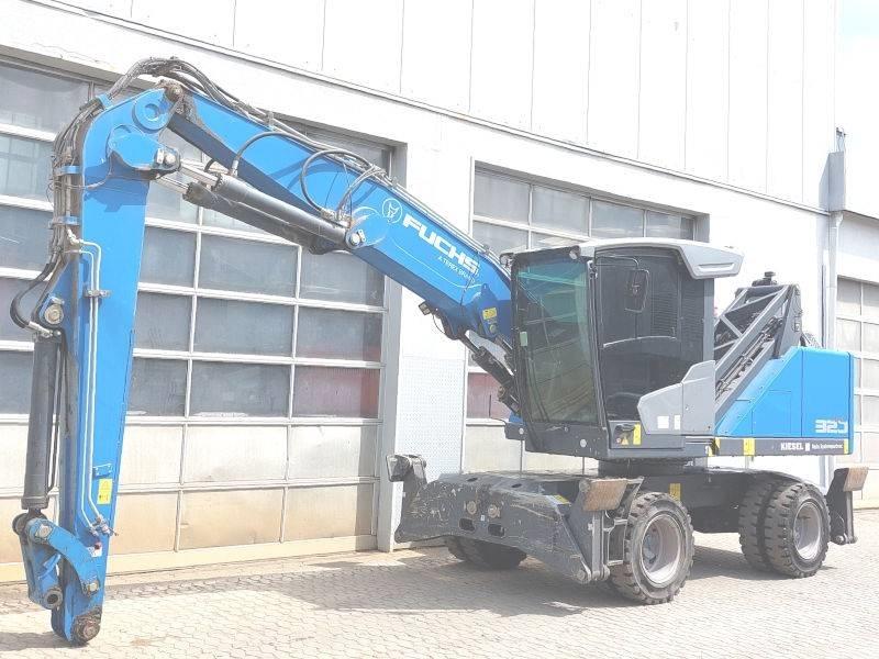 Fuchs MHL 320 F Atliekų / pramoniniai krautuvai