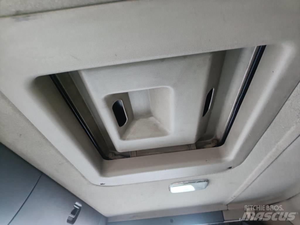 Scania P 420 Sunkvežimiai su keliamuoju kabliu
