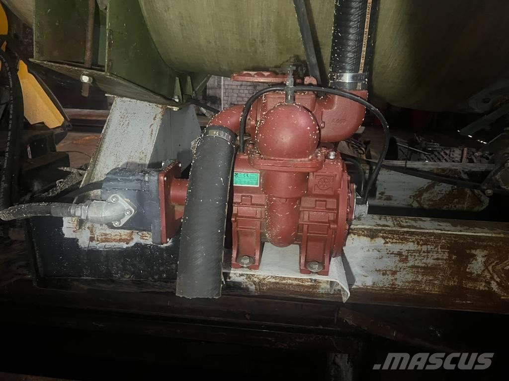 JCB 714 Srutų cisternos