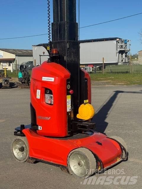 Manitou 100 VJR Vertikalūs stiebiniai keltuvai