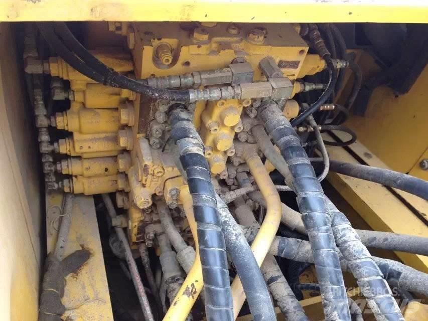 Komatsu pc220-7 Vikšriniai ekskavatoriai