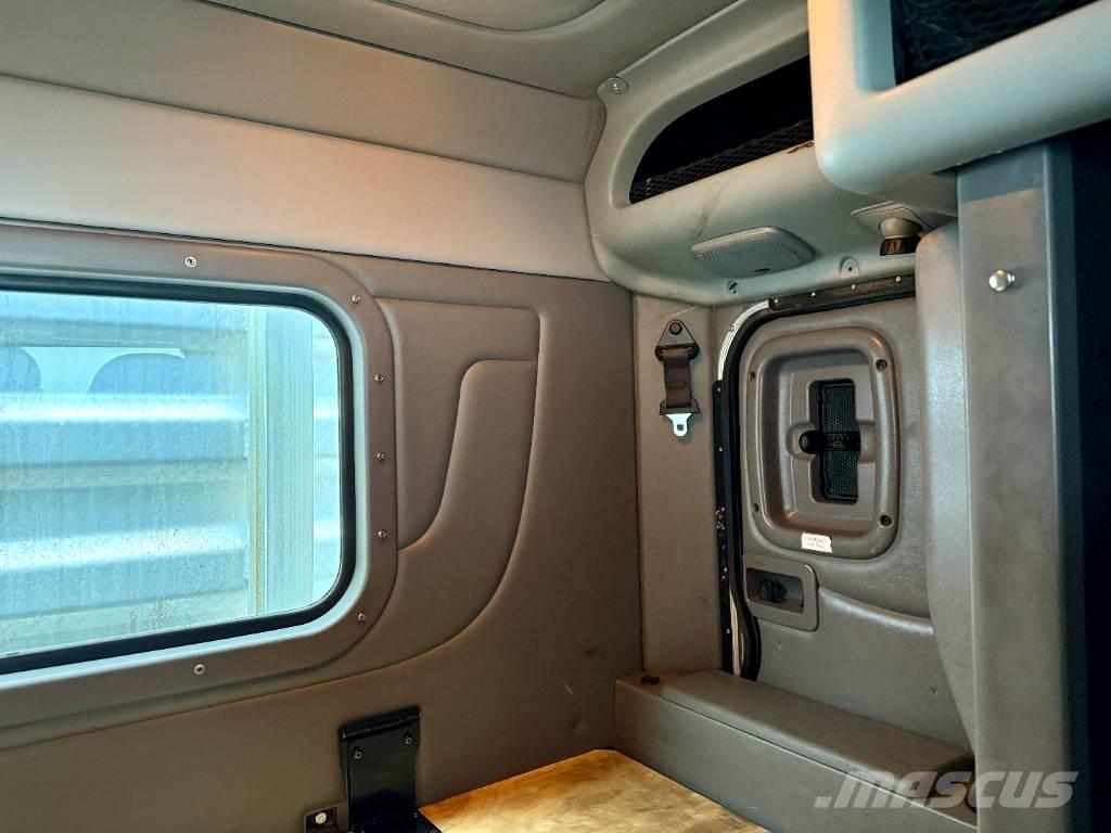 Peterbilt 388 Naudoti vilkikai