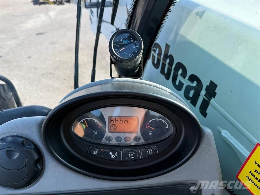 Bobcat TL470 Agri Teleskopiniai krautuvai