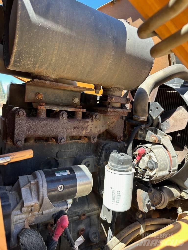 CASE 570 M XT Naudoti ratiniai krautuvai