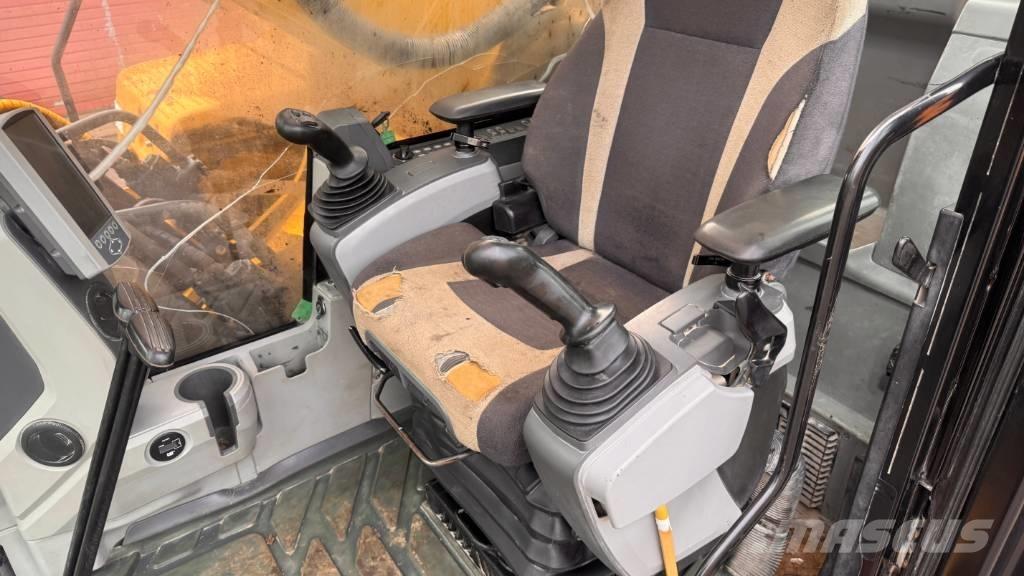 CAT 352 F Vikšriniai ekskavatoriai