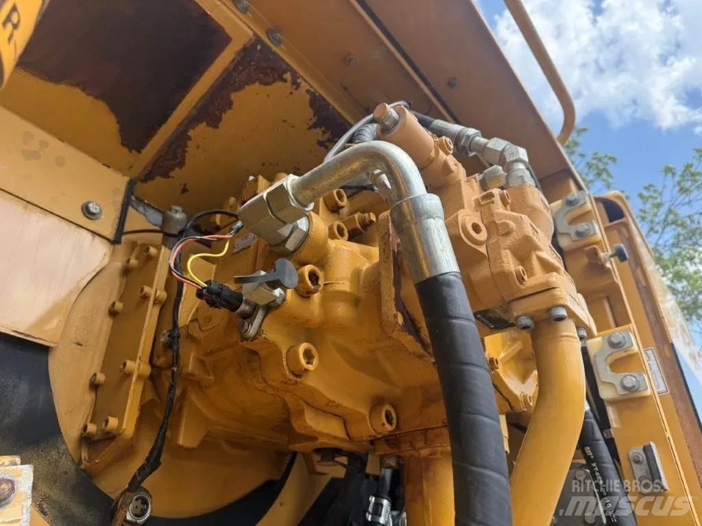 CAT 345DL Vikšriniai ekskavatoriai