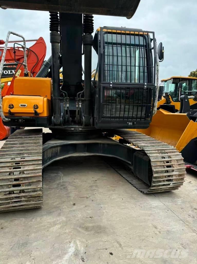 Hyundai R220LC-9S Vikšriniai ekskavatoriai