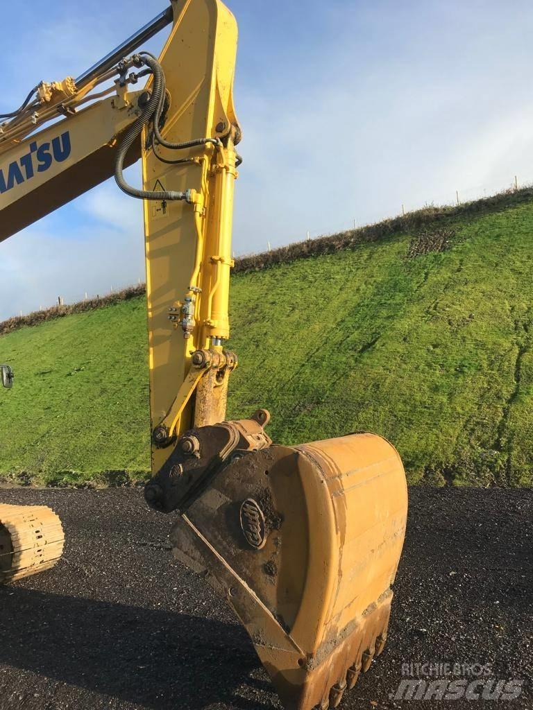 Komatsu PC210-11 Vikšriniai ekskavatoriai