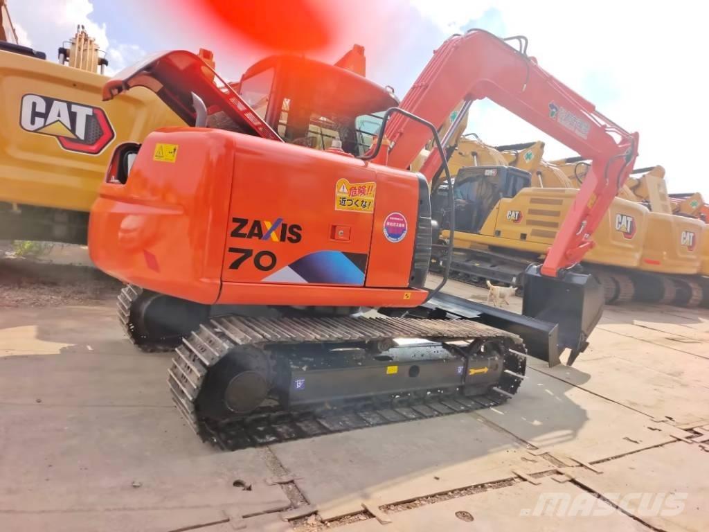 Hitachi ZX 70 Vidutinės galios ekskavatoriai 7-12 t
