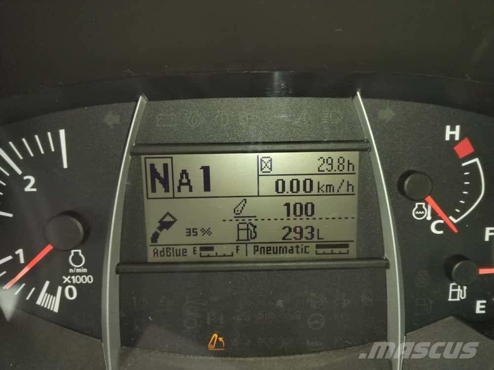 Kubota M 7173 Traktoriai