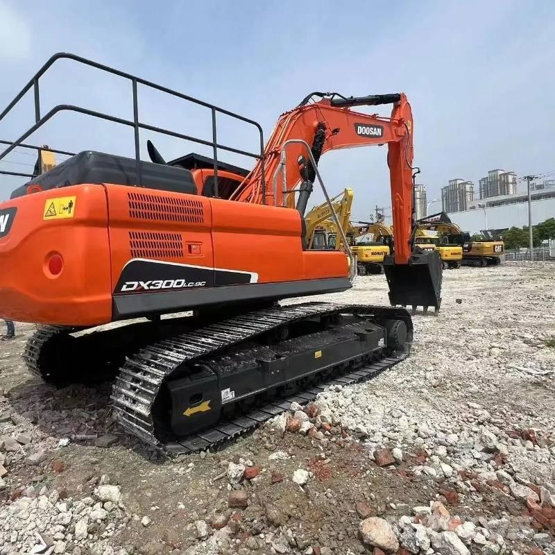Doosan DX 300 Vikšriniai ekskavatoriai