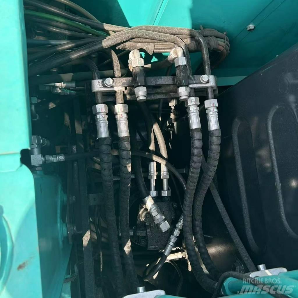 Kobelco 75 Vikšriniai ekskavatoriai