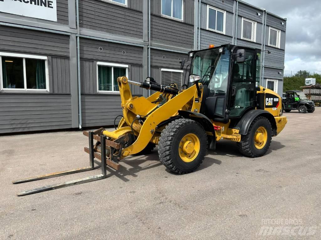 CAT 906M Naudoti ratiniai krautuvai