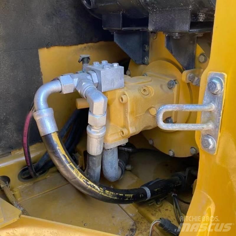 CAT 307E Vikšriniai ekskavatoriai
