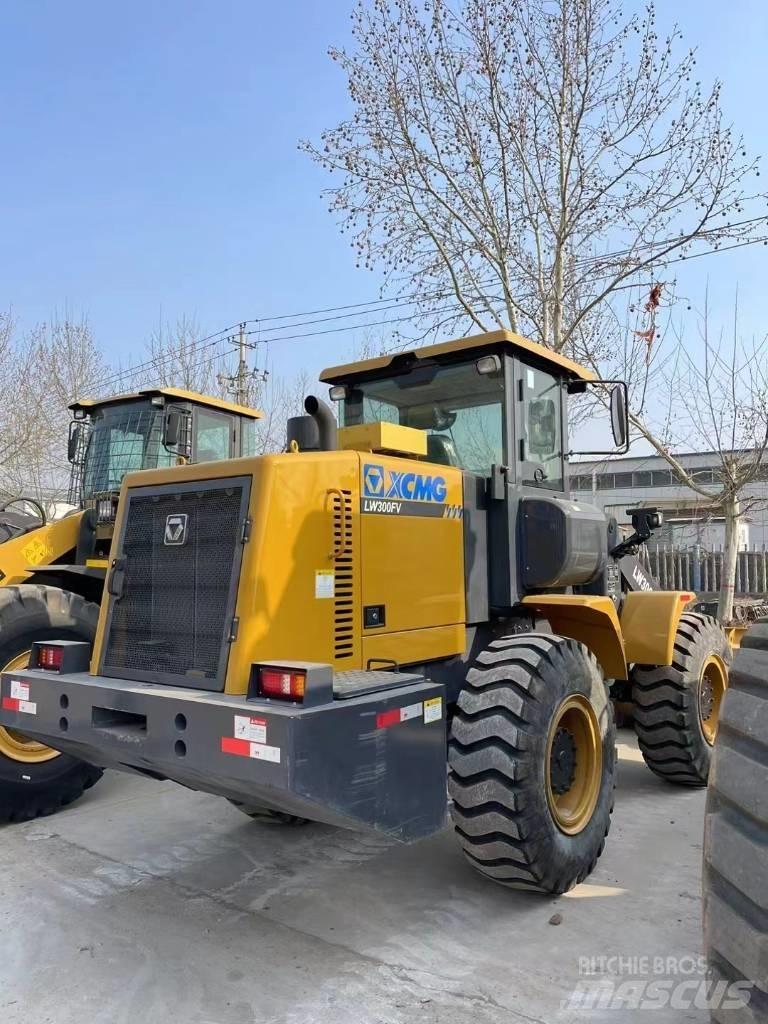 XCMG LW 300 FV Naudoti ratiniai krautuvai