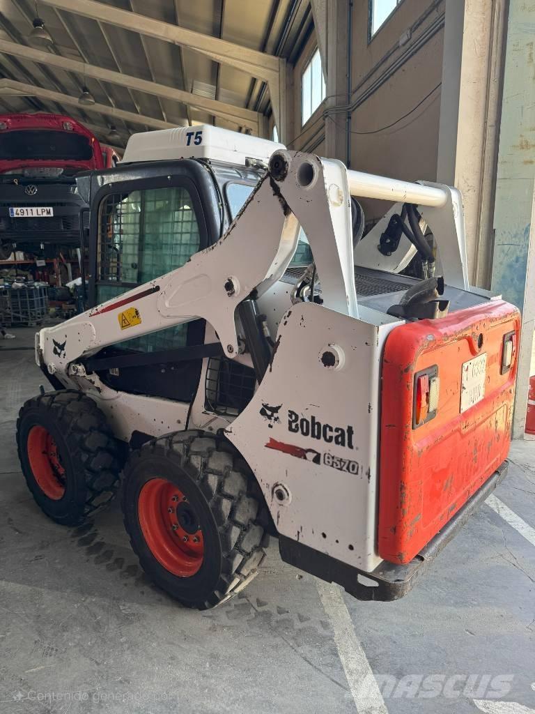 Bobcat S570 Krautuvai su šoniniu pasukimu