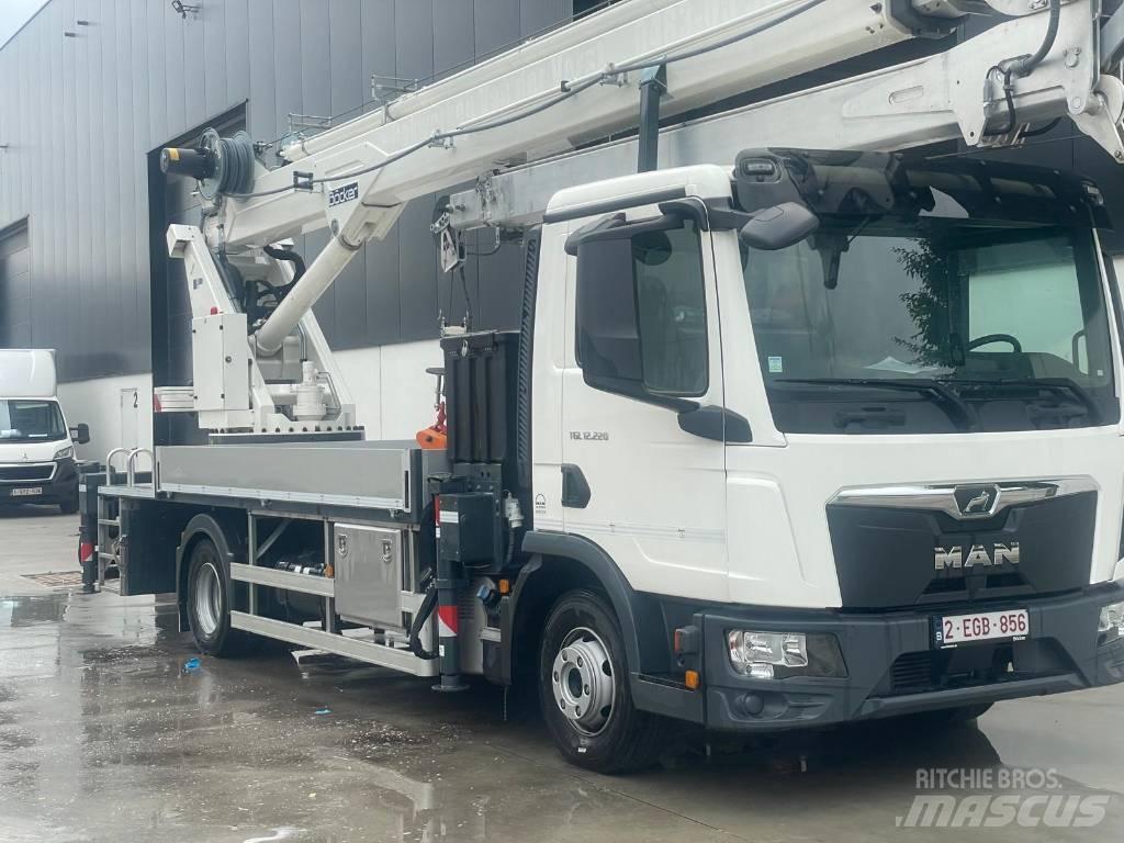 Böcker AK 36/4000 Visureigiai kranai