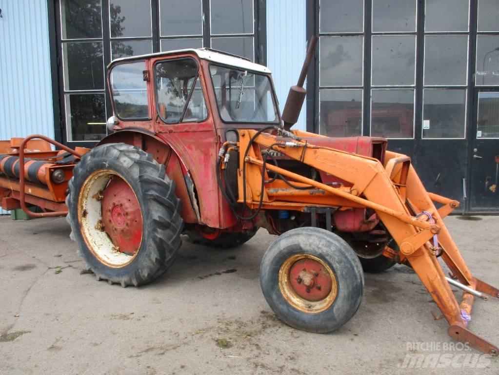 IH 523 Traktoriai