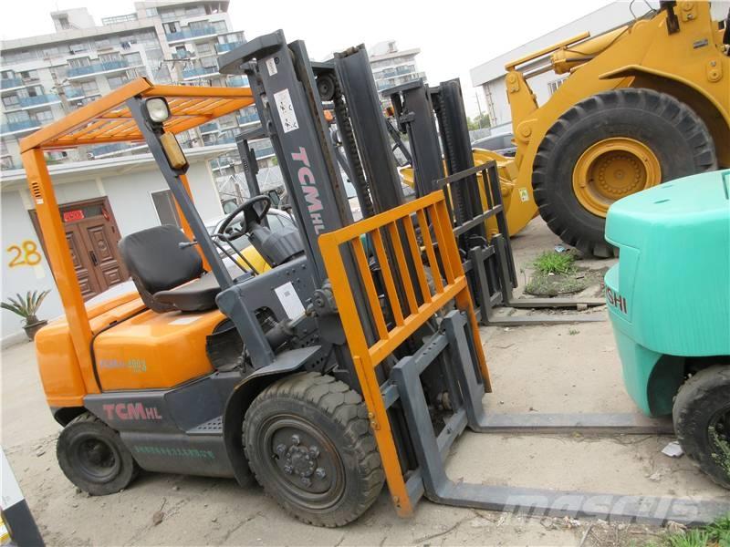 TCM FD 30 Dyzeliniai krautuvai