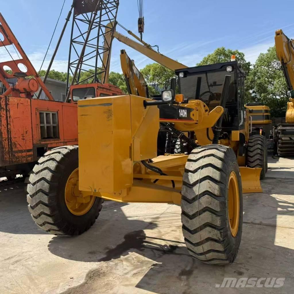 CAT 140 H Greideriai