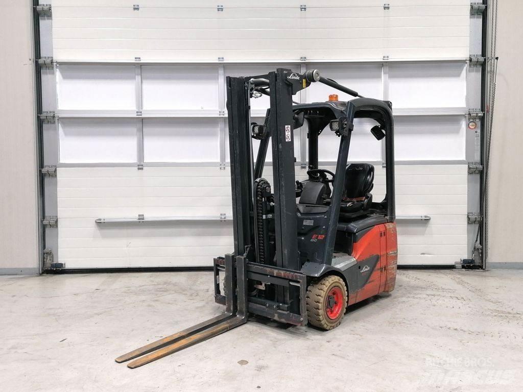 Linde E12-02 Elektriniai šakiniai krautuvai