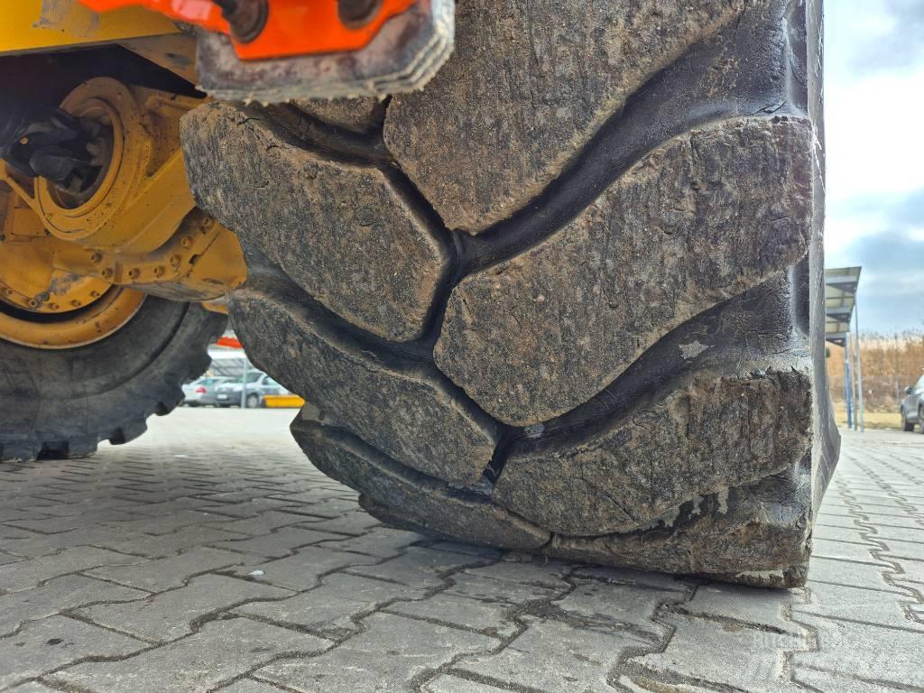 Volvo L 180 H Naudoti ratiniai krautuvai