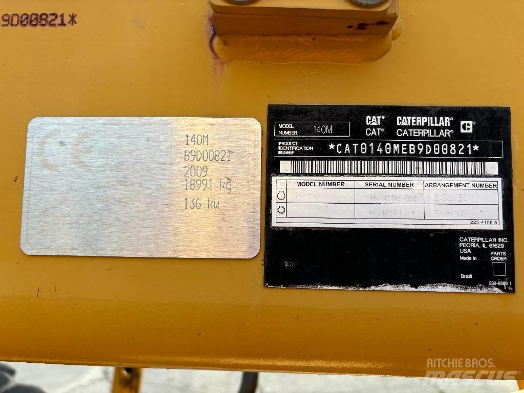 CAT 140 M Greideriai