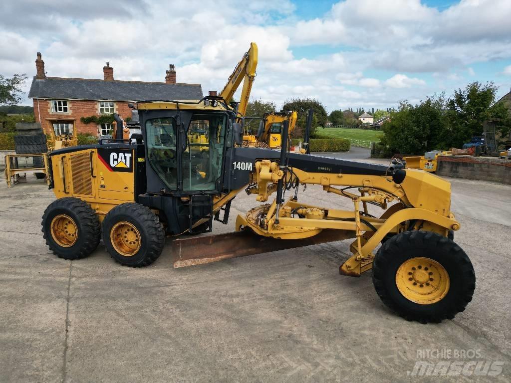 CAT 140 M Greideriai