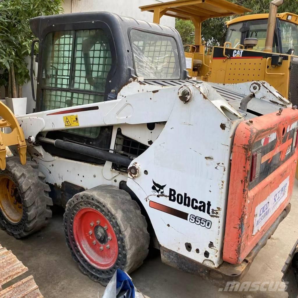 Bobcat S 550 Krautuvai su šoniniu pasukimu