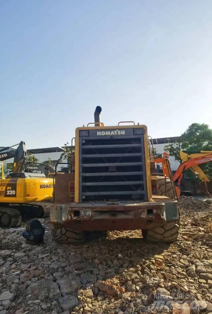 Komatsu WA 600 Naudoti ratiniai krautuvai