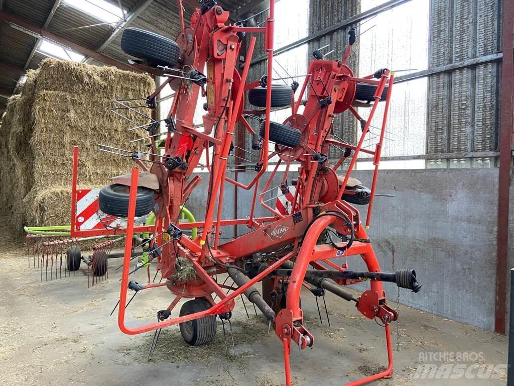 Kuhn GF8702 Šieno grėbliai ir vartytuvai