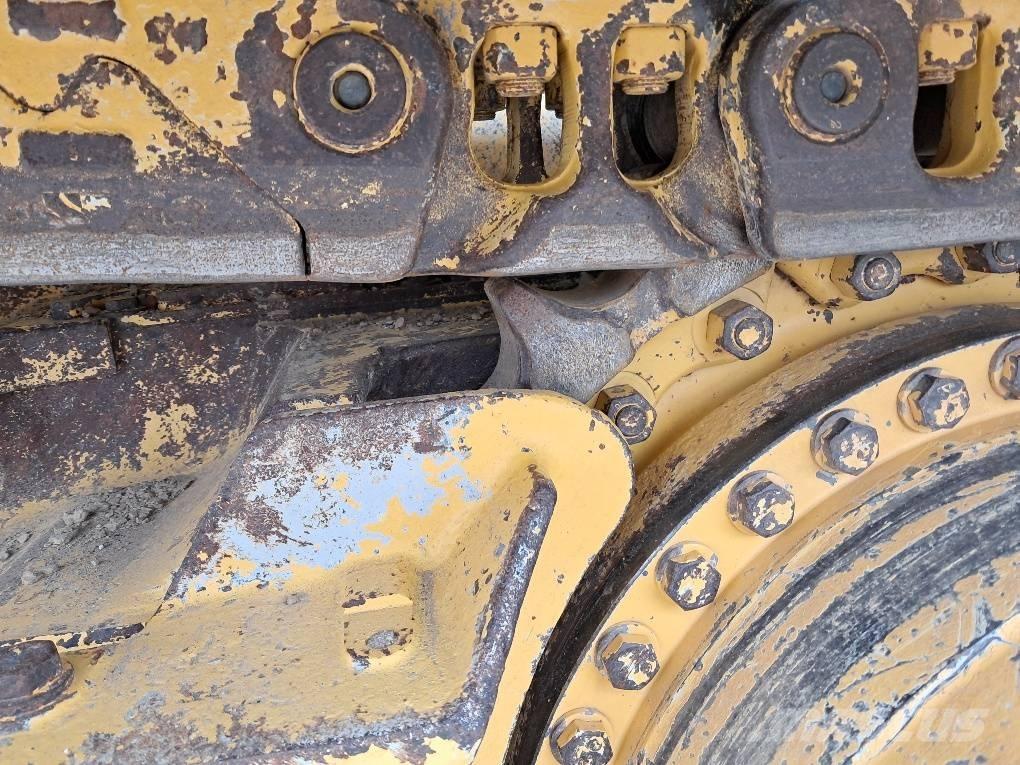 Komatsu D61PXI-24E0 Vikšriniai buldozeriai