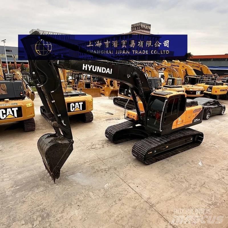 Hyundai R225 Vikšriniai ekskavatoriai