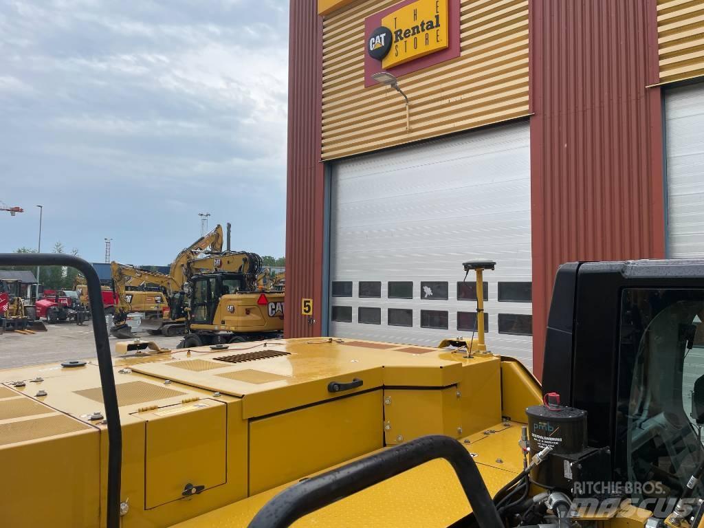 CAT 330 Vikšriniai ekskavatoriai