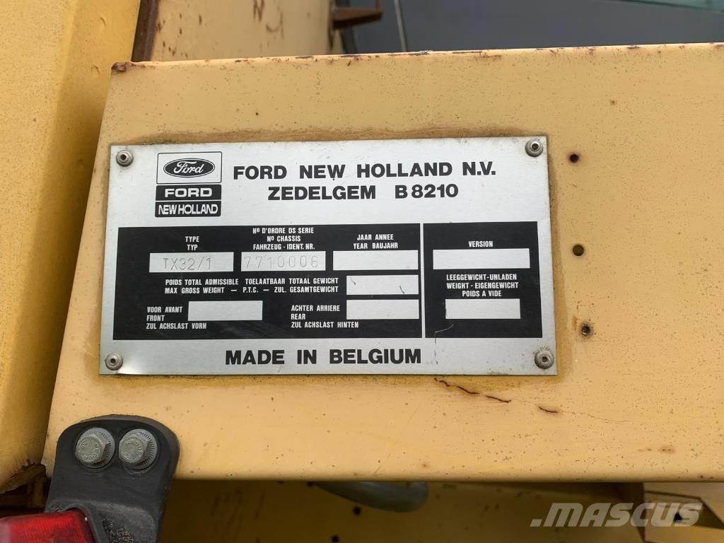 New Holland TX 32 Derliaus nuėmimo kombainai