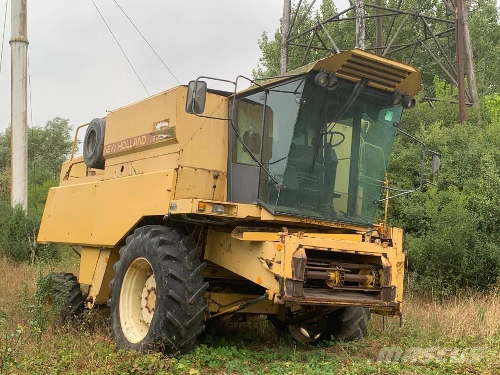 New Holland TX 32 Derliaus nuėmimo kombainai