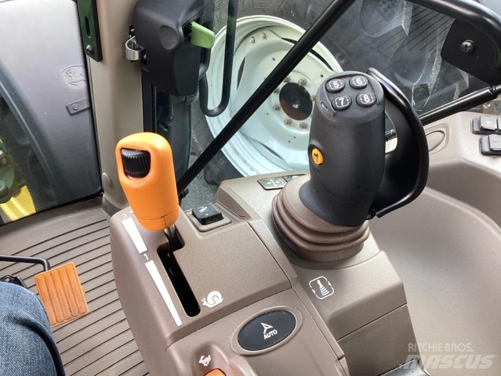 John Deere 6120M Traktoriai