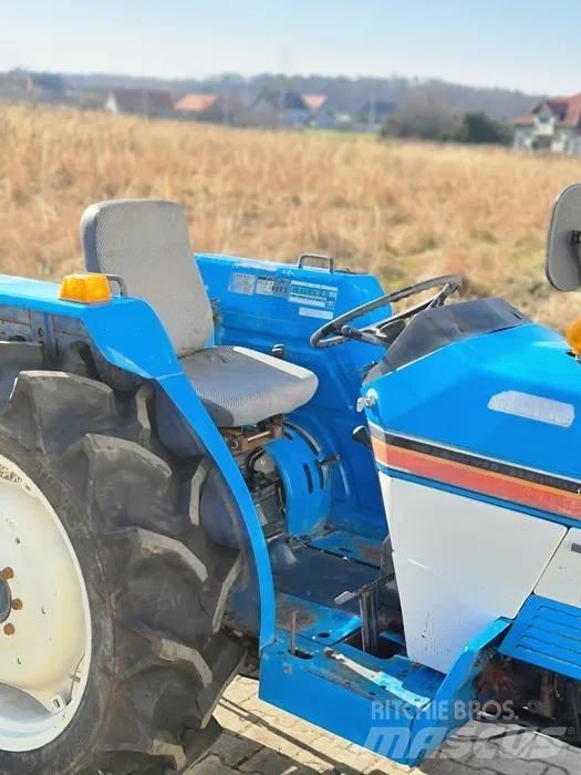 Mitsubishi MT3201 Naudoti kompaktiški traktoriai