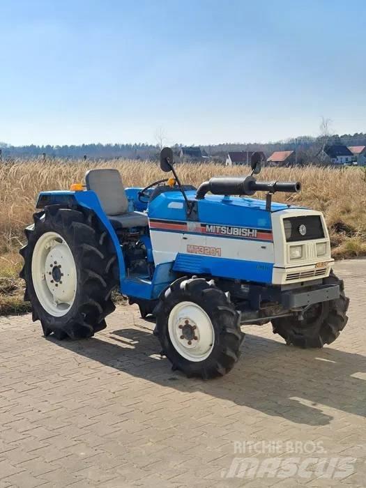 Mitsubishi MT3201 Naudoti kompaktiški traktoriai