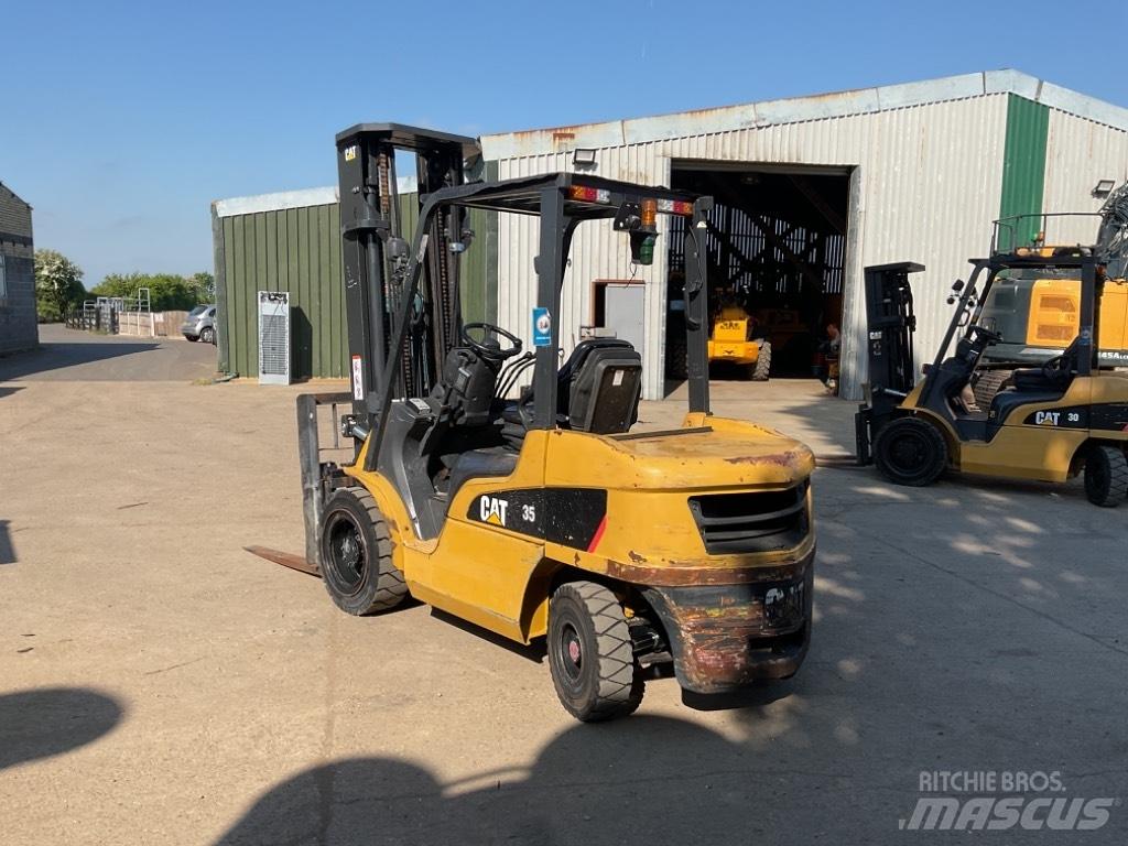 CAT DP35NT Dyzeliniai krautuvai