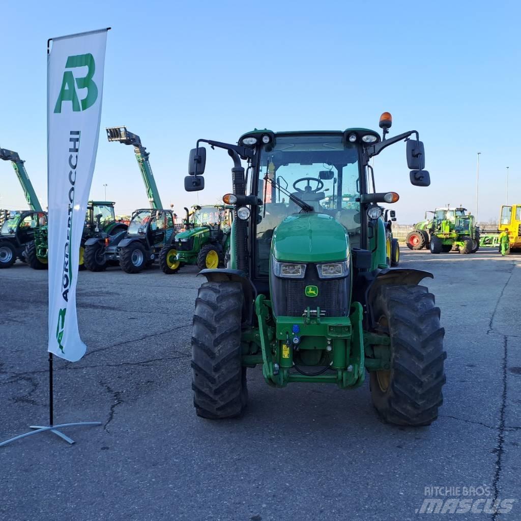 John Deere 5125R Traktoriai