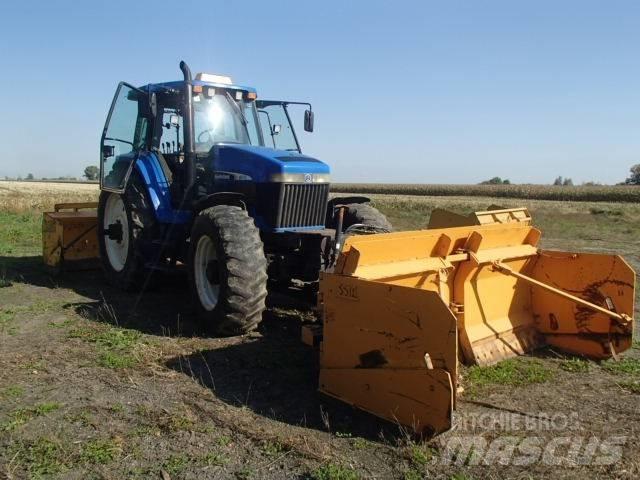 New Holland 8670 Traktoriai