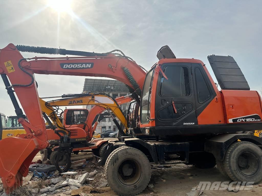Doosan 150 W-7 Ratiniai ekskavatoriai