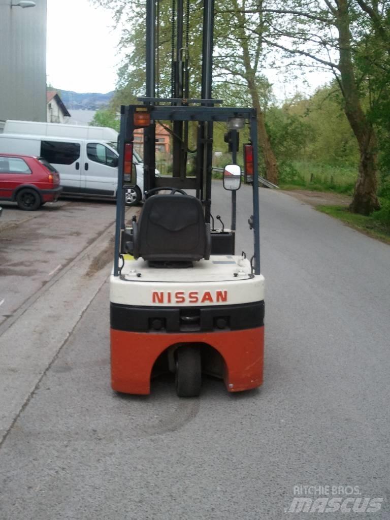 Nissan N01L15U Elektriniai šakiniai krautuvai