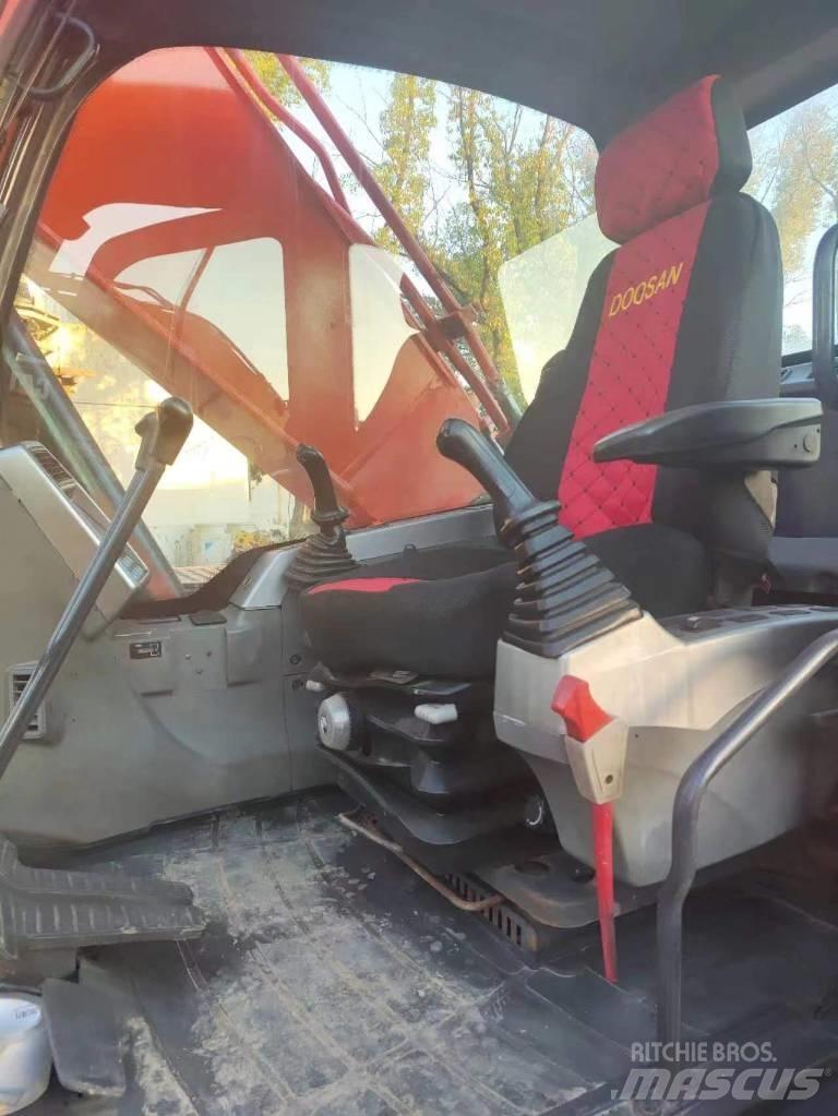 Doosan DX 225 Vikšriniai ekskavatoriai