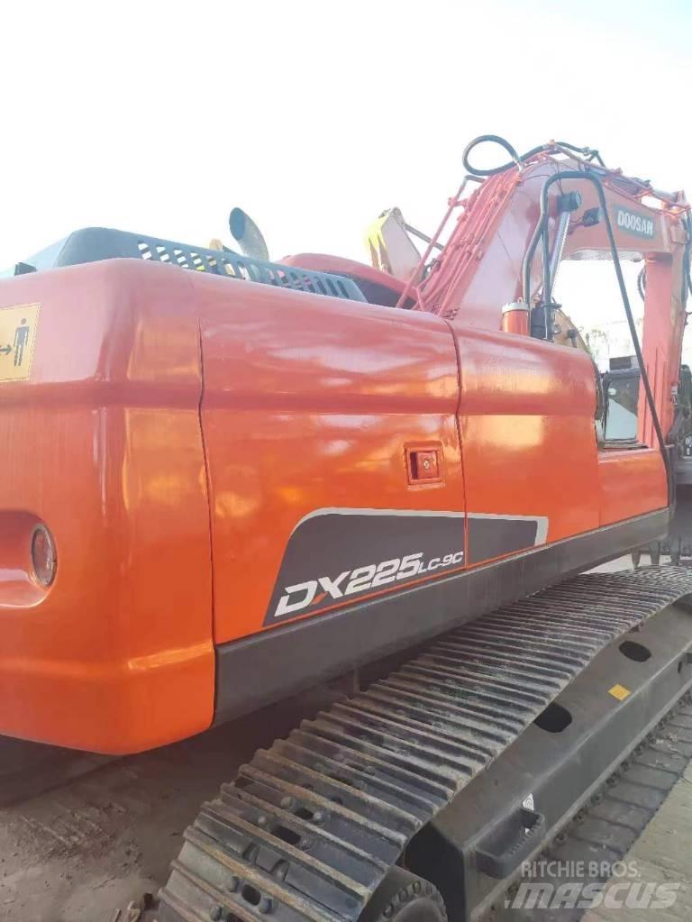 Doosan DX 225 Vikšriniai ekskavatoriai