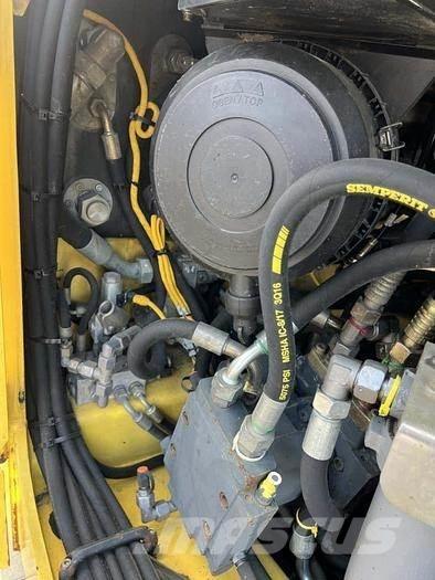 Bomag BW 161 AD-4 Porinių būgnų volai