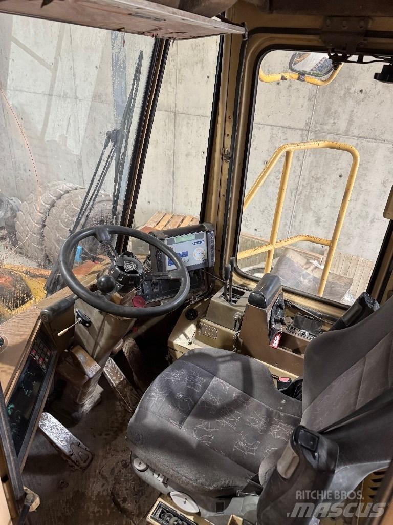 CAT 980 F Naudoti ratiniai krautuvai